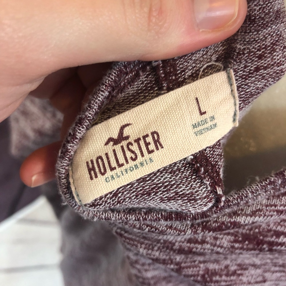 Hollister Long Sleeved T Shirt size L - Picture 3 of 4
